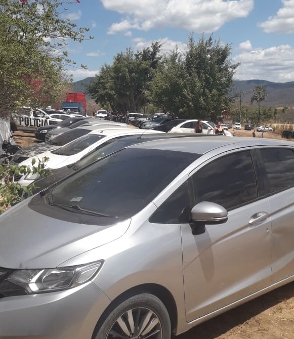 PMCE e Corpo de Bombeiros atuam juntos para encerrar festa com aglomeração em Maranguape