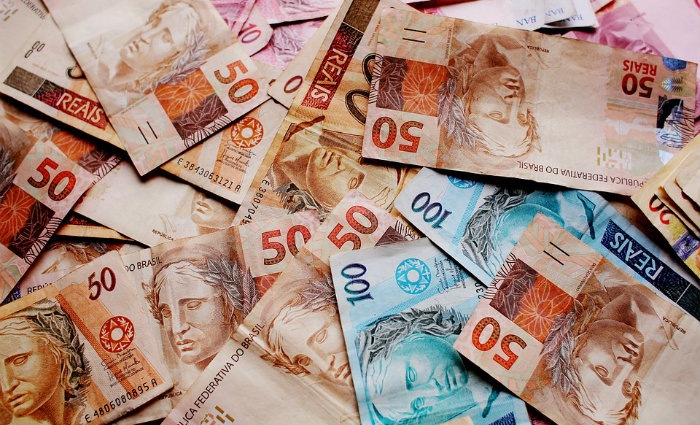 Congelamento salarial de servidor libera R$ 500 mi em progressões por ano