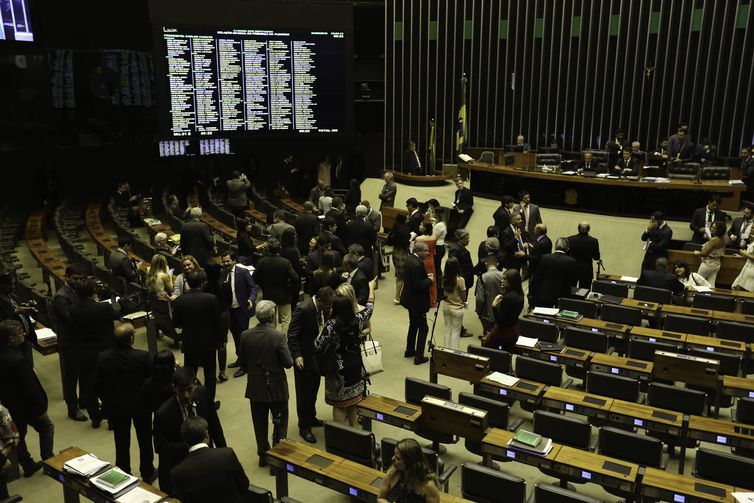 Mais de 20 mil candidatos mudaram declaração de cor desde as últimas eleições