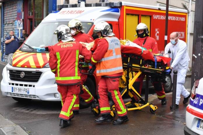 Ataque com faca deixa quatro feridos em Paris