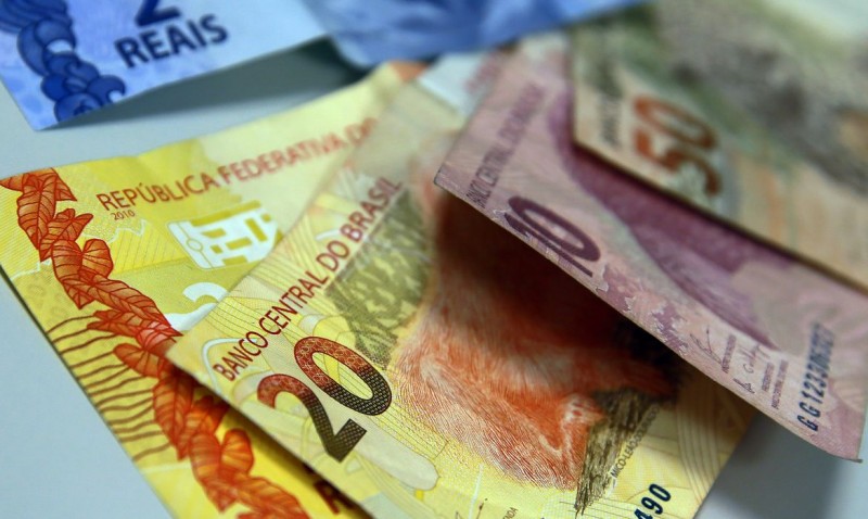 Tesouro vê dívida pública passar de R$ 4,4 tri, com prazo menor e juros longos mais altos