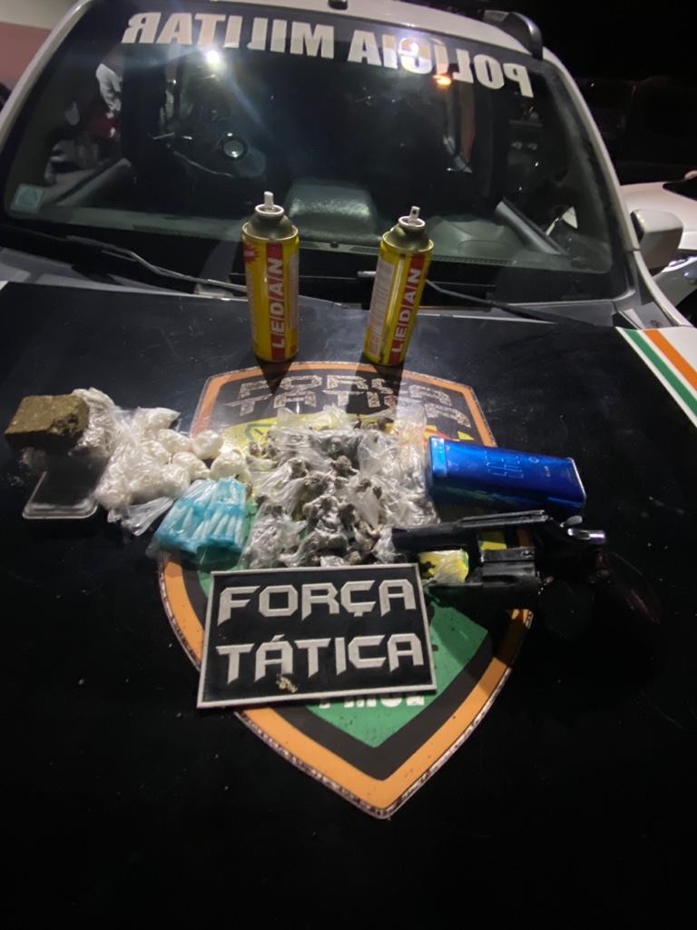 Homem é preso com grande quantidade de drogas, arma e munições em Caucaia, na Grande Fortaleza