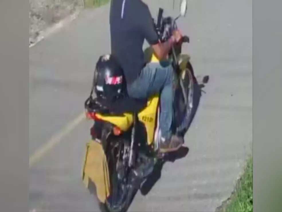 Mototaxista é preso suspeito de dar tapa em mulher enquanto pilotava moto em Fortaleza