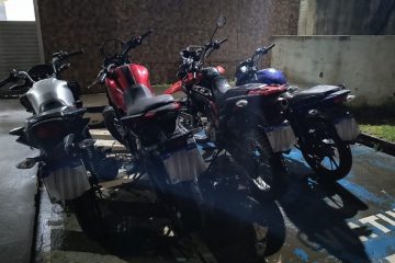 Quatro homens são presos suspeitos de desmanchar motos roubadas em Salvador