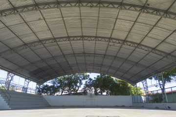 Escola da rede pública de Fortaleza recebe nova quadra e projeto esportivo gratuito