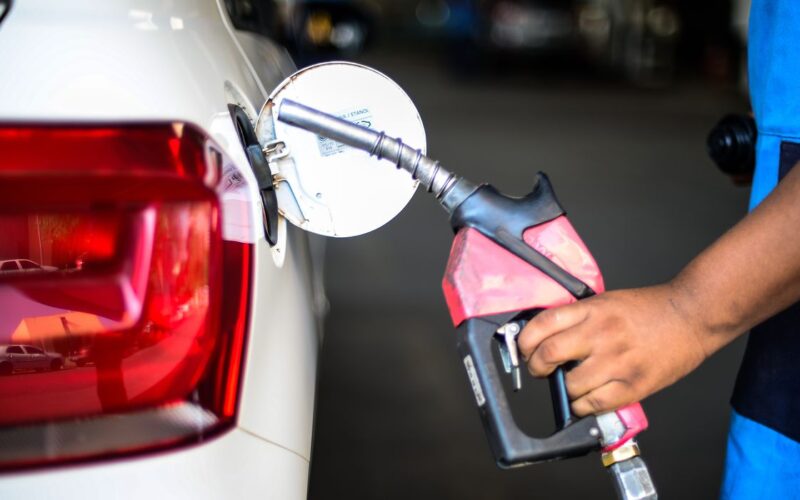 Preços altos persistem: postos de Fortaleza mantêm valores mesmo após redução da Petrobras