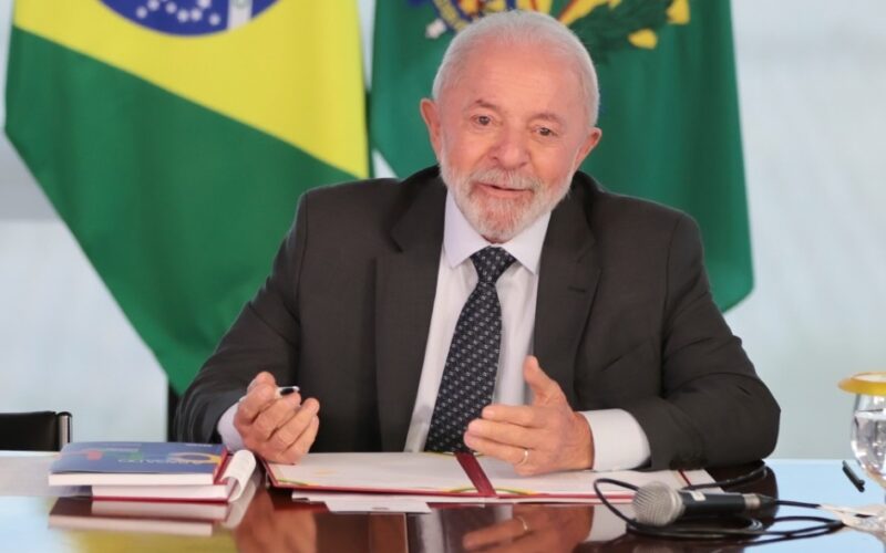 Lula assina lei para tornar o combate ao crime mais rigoroso, com novas definições; saiba mais