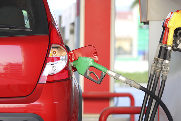 Posto em Fortaleza vai distribuir combustível gratuitamente para veículos nesta sexta-feira; confira os detalhes