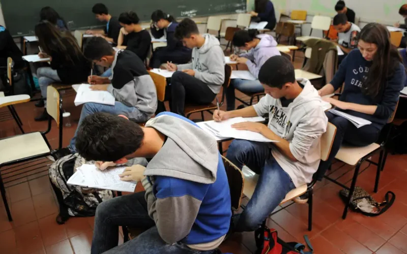 Estudantes já podem acessar os locais de prova do Enem 2025 no cartão de inscrição.