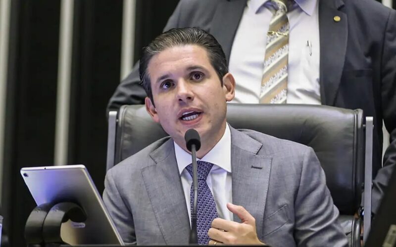 Presidente da Câmara defende necessidade de reduzir carga horária em autoescolas.