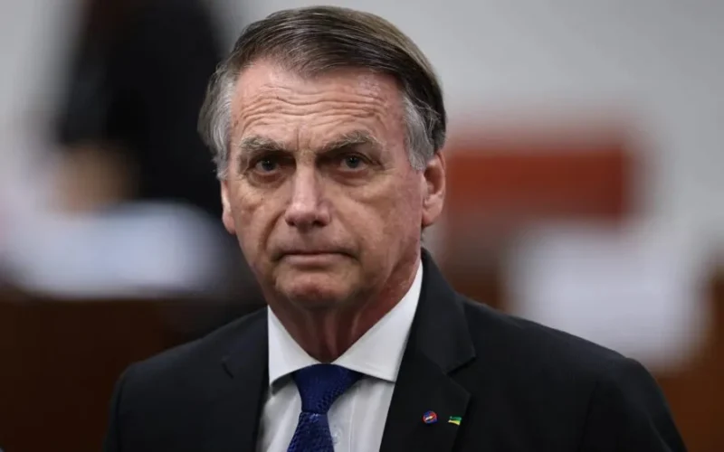 Médicos cogitam solicitar prisão domiciliar para Bolsonaro durante recuperação pós-operatória