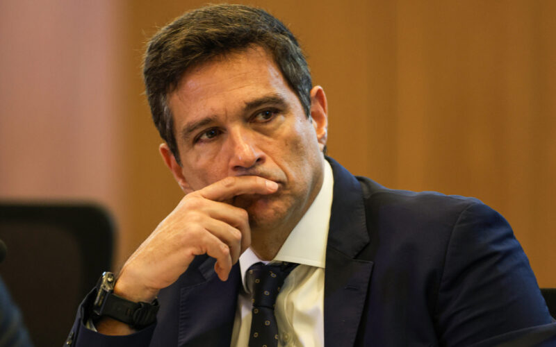 Presidente do Banco Central sabia dos problemas do Master, mas não tomou providências, revela jornal