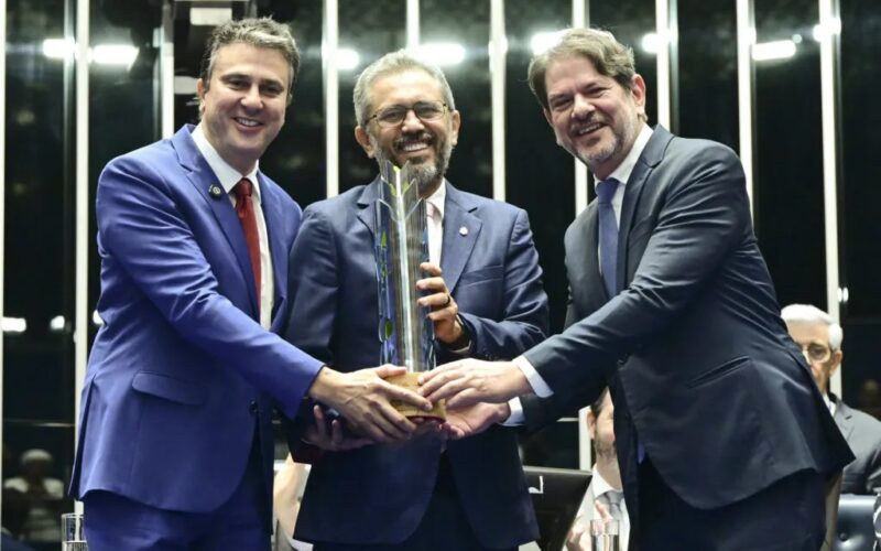 Elmano afirma que Cid e Camilo vão comandar estratégia de reeleição