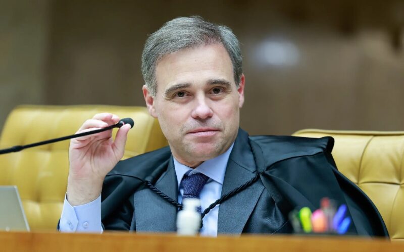 Após Toffoli, André Mendonça toma frente do caso Master no STF.