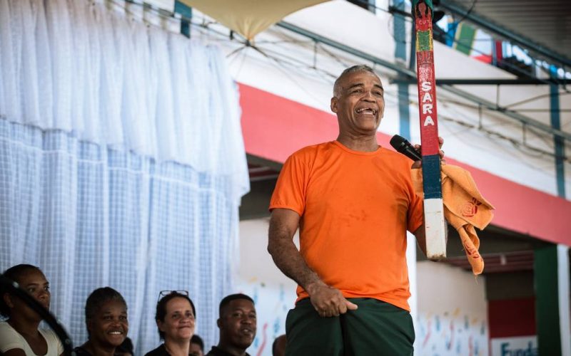 Deputado e pastor ‘ex-gay’ afirma: “Até minhas pregas foram restauradas pelos anjos”