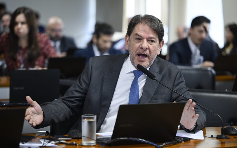 Cid Gomes reconsidera postura e abre possibilidade de candidatura