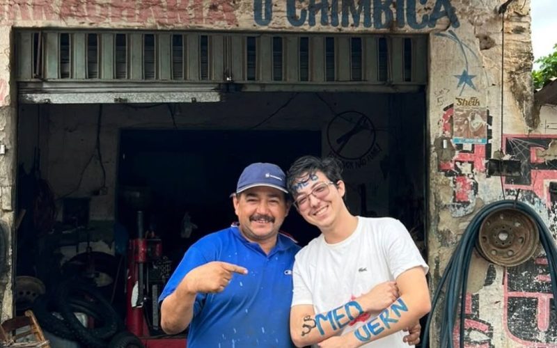 História emocionante de garoto do interior do Ceará que emociona ao contar ao pai que foi aprovado em Medicina viraliza