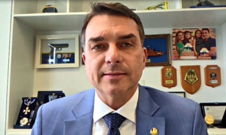 Flávio Bolsonaro afirma que negativa de Messias ao STF sinaliza o “desfecho do governo Lula