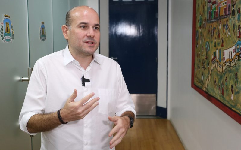 Roberto Cláudio critica oposição no Ceará por suposta cumplicidade com organizações criminosas