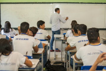 Elmano revela que 5ª parcela dos precatórios do Fundef será paga a educadores cearenses